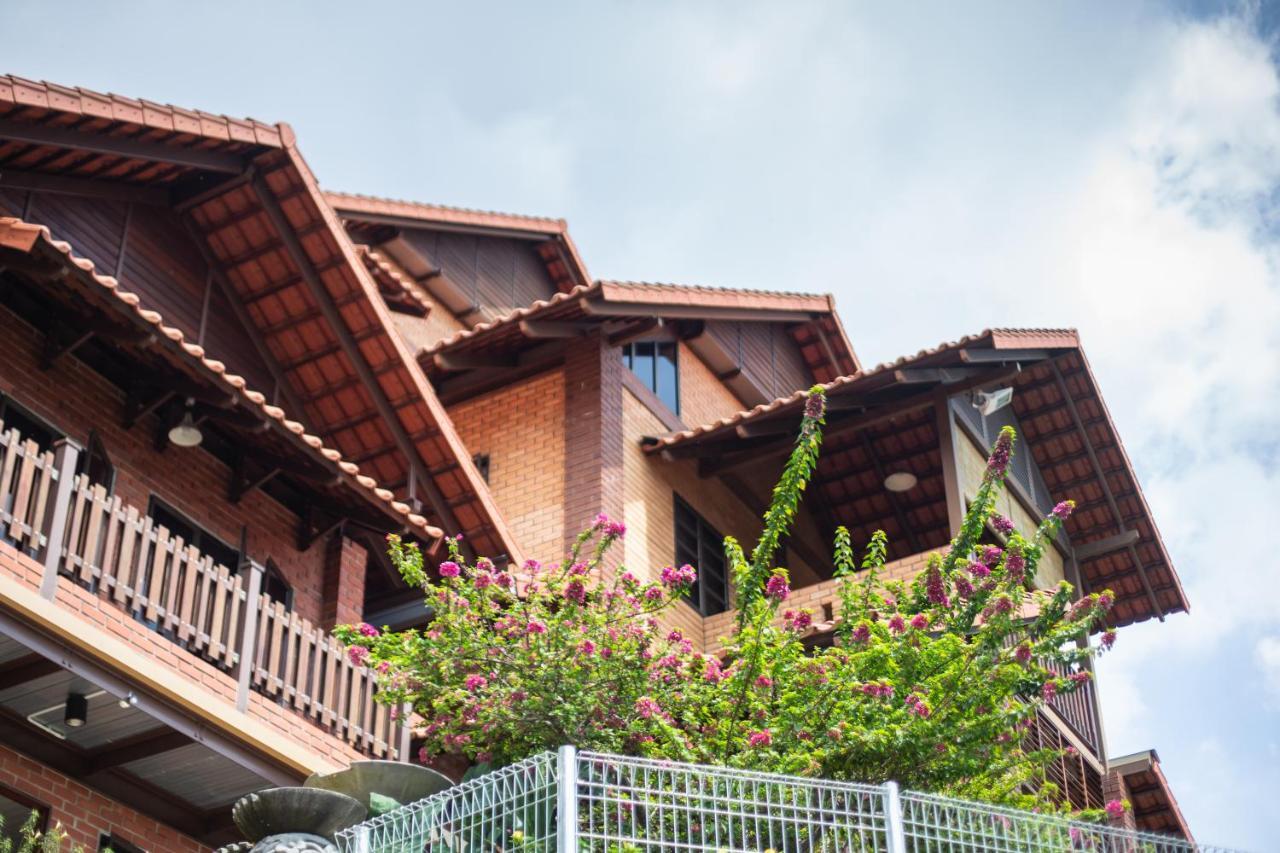 Red House The Garden Stay In Bukit Tinggi By Play Бентонг Экстерьер фото